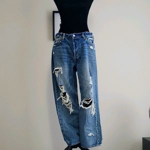 GAP Distressed Cropped Jeans | 10/30